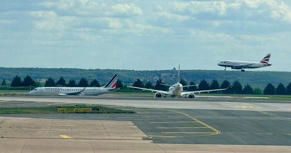 UK Airlines Ban Filming Crew & Passengers Without Consent
