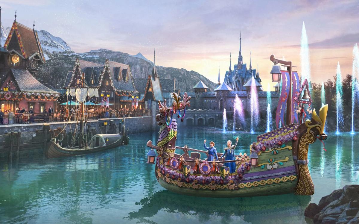 Anna And Elsa Christmas Ceremony at World Of Frozen