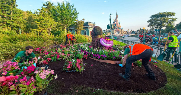 Disneyland Paris Is Getting New Character Topiaries at Central Plaza