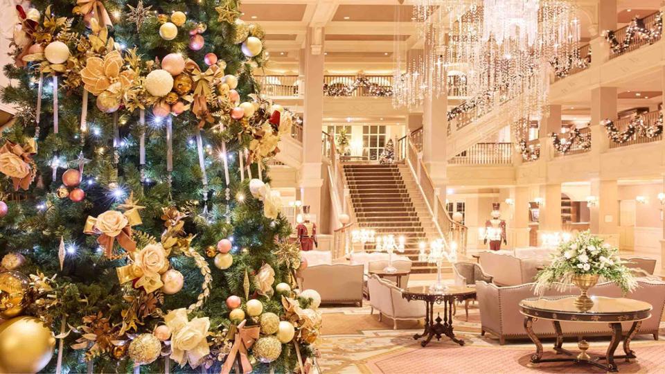 Disneyland Hotel At Christmas Disneyland Hotel At Christmas