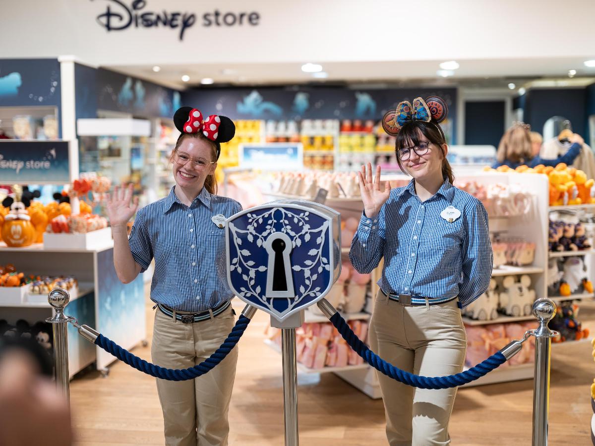 Disney Store Selfridges Manchester Cast Members Opening Day Disney Store Selfridges Manchester Cast Members Opening Day