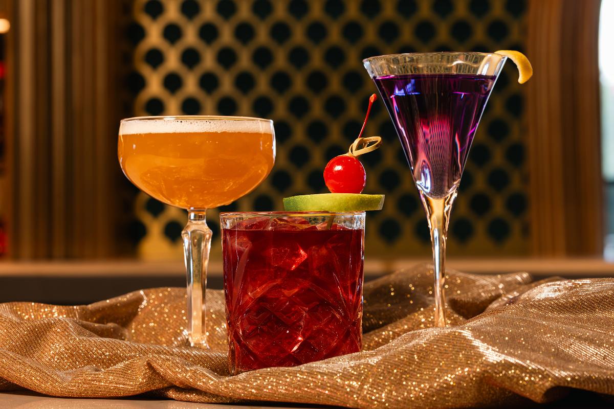 Cocktails and drinks at Hurly-Burly, Disney's BoardWalk Cocktails and drinks at Hurly-Burly, Disney's BoardWalk