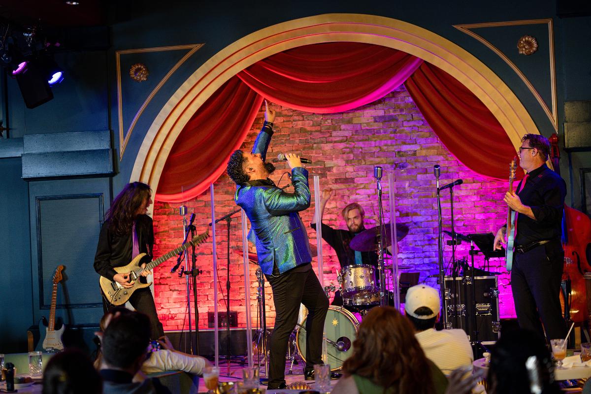 Live music at Hurly-Burly, Disney's BoardWalk Live music at Hurly-Burly, Disney's BoardWalk