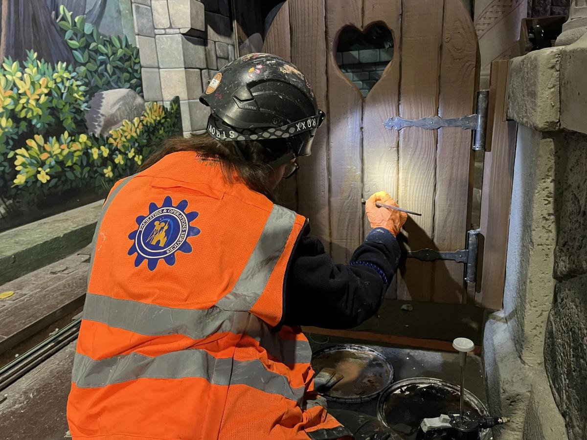 Snow White ride repainted at Disneyland Paris