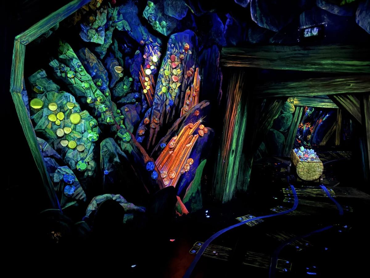 Newly updated Mine Train scene on the Disneyland Paris Snow White ride