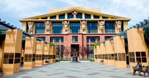 Bob Iger To Remain As Disney CEO Through 2026