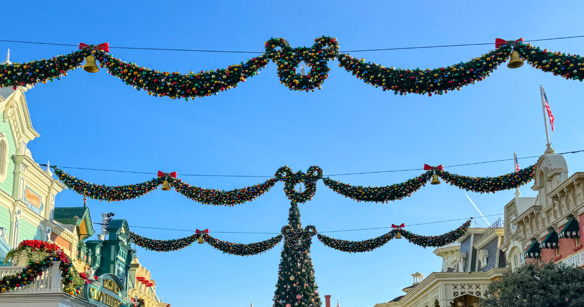 UK Guide To Booking Mickey's Very Merry Christmas Party