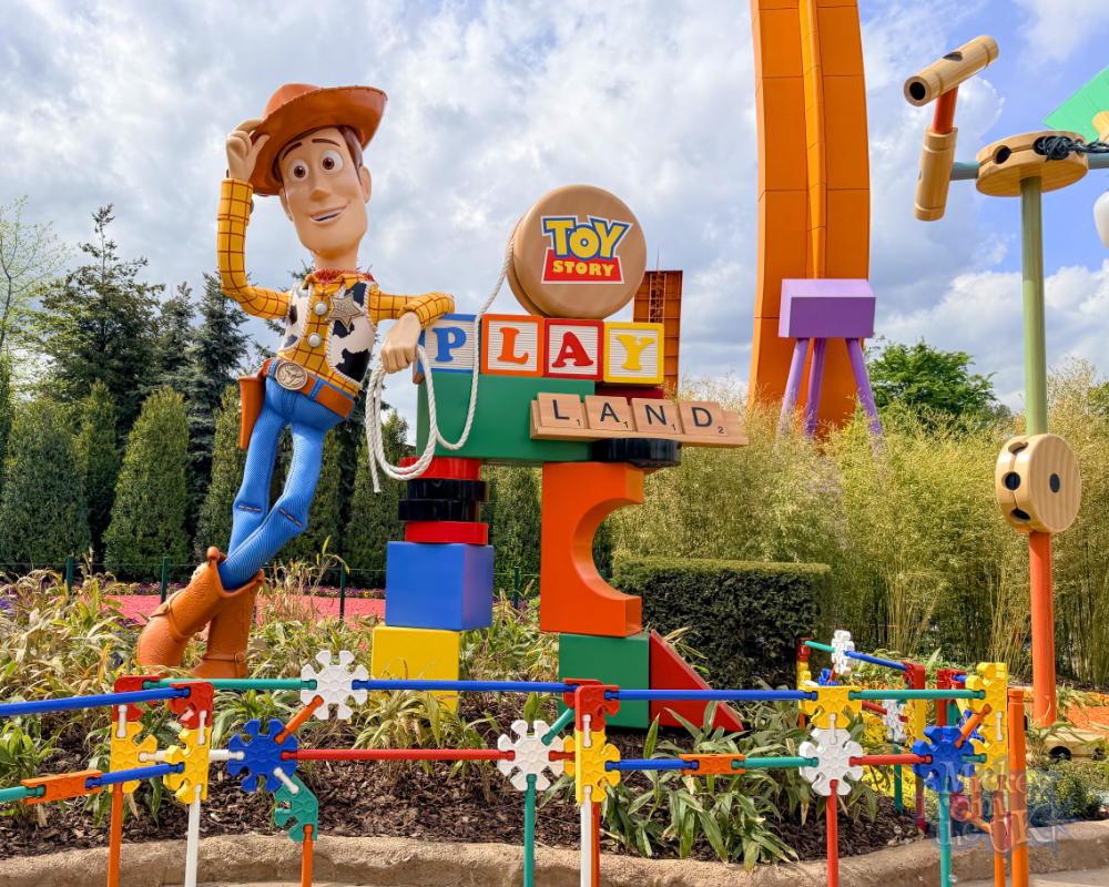 Worlds Of Pixar