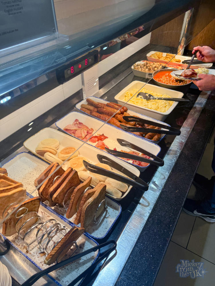 British Airways London Gatwick Club World business lounge hot breakfast selection