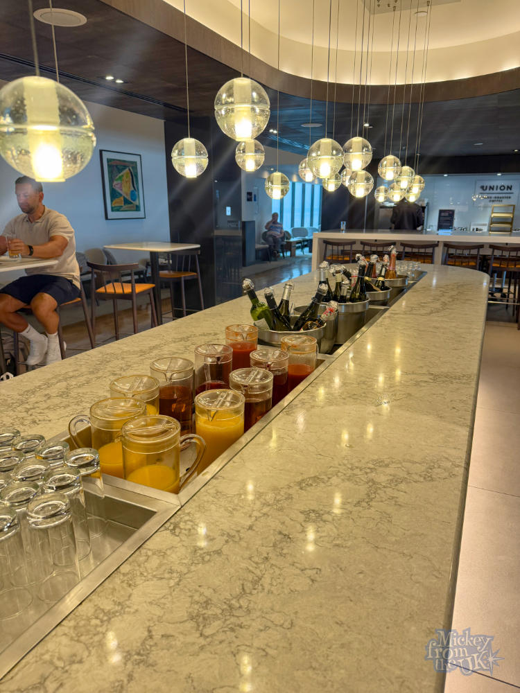 British Airways London Gatwick Club World business lounge juice bar