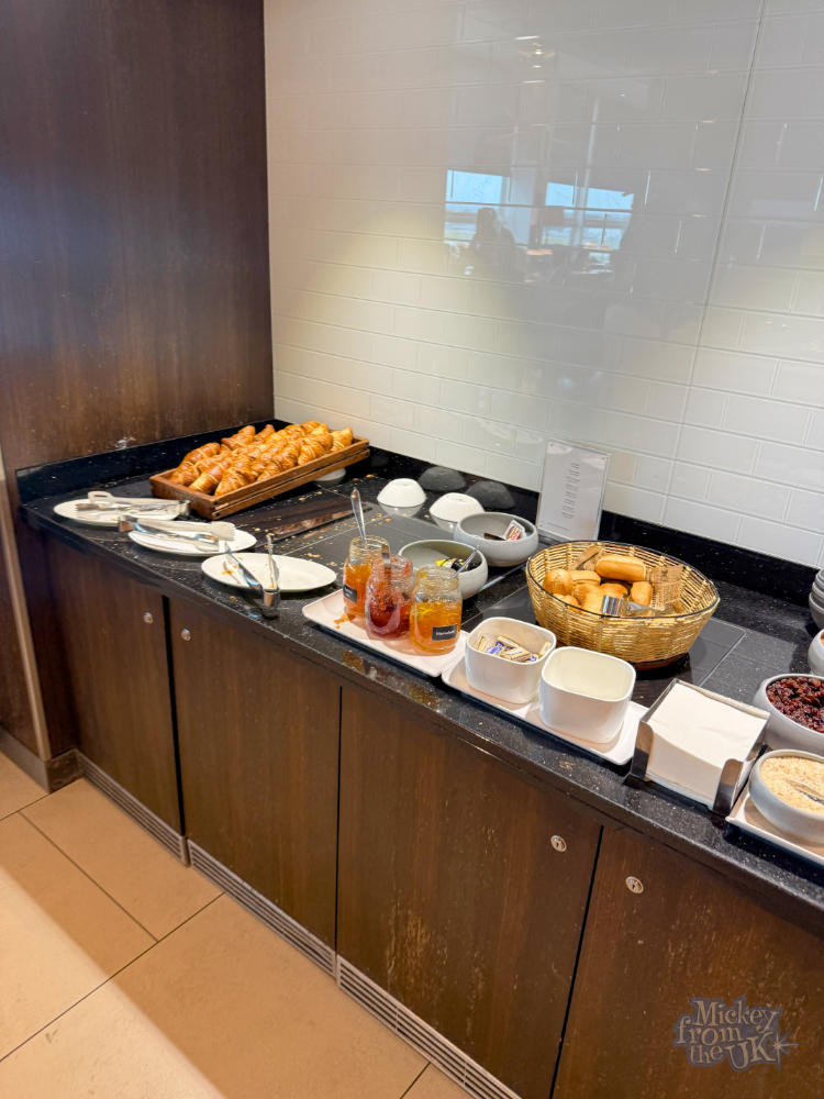 British Airways London Gatwick Club World business lounge pastries