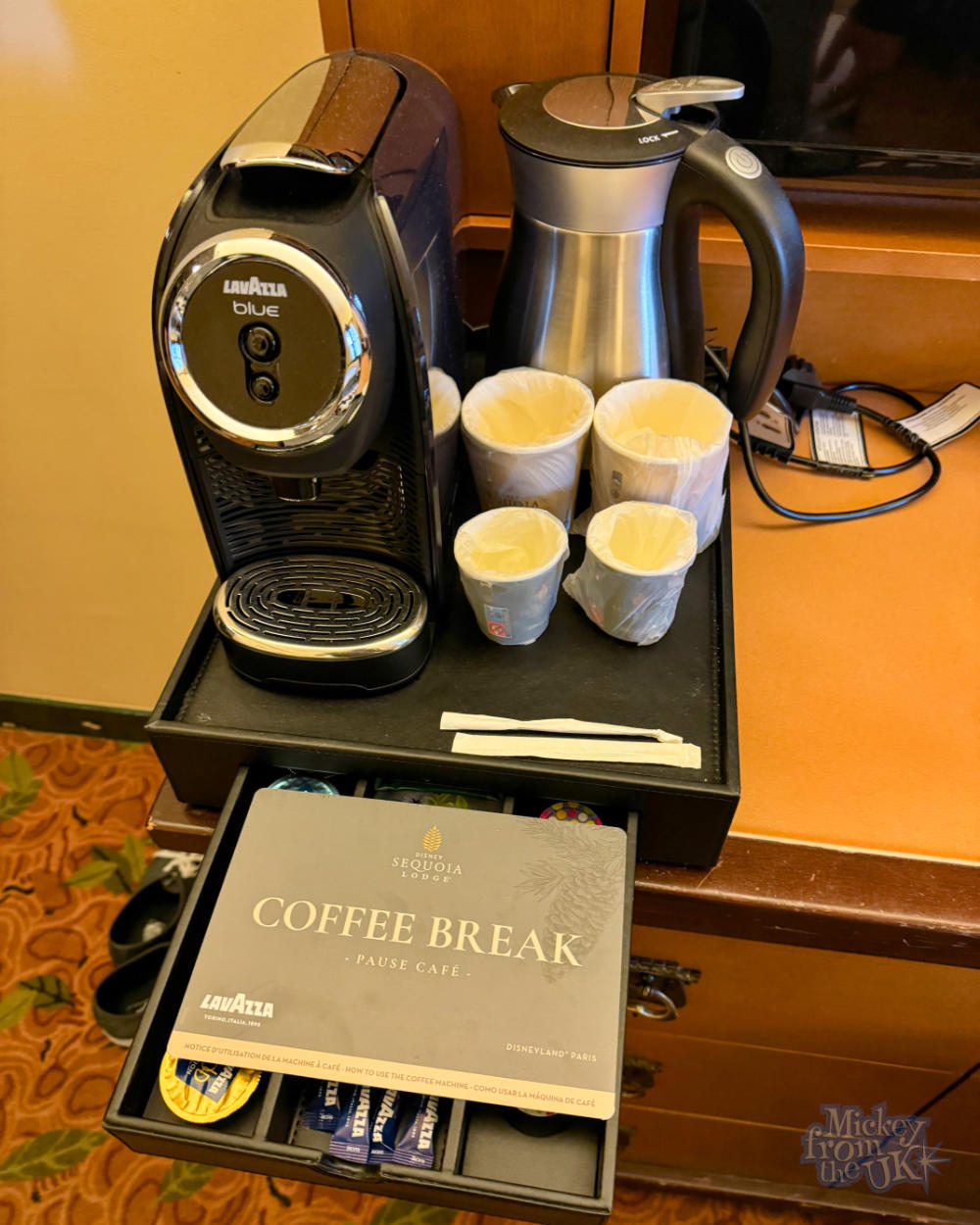 Disney Sequoia Lodge Kettle & Coffee Machine